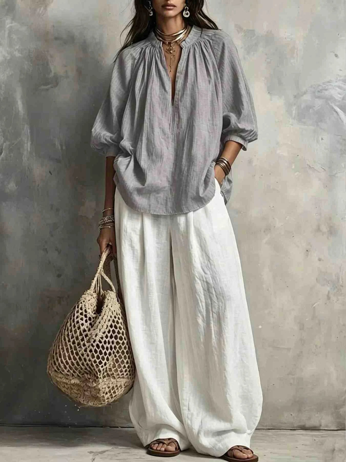 Conjunto Blusa com Gola Entalhada e Calças de Perna Larga