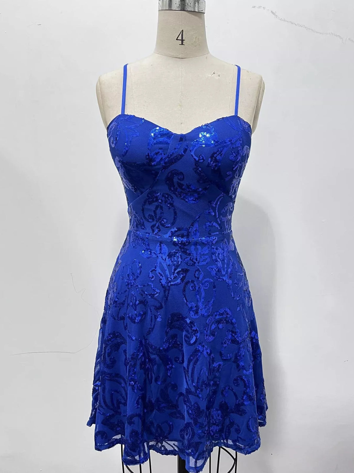 Vestido Mini com Lantejoulas