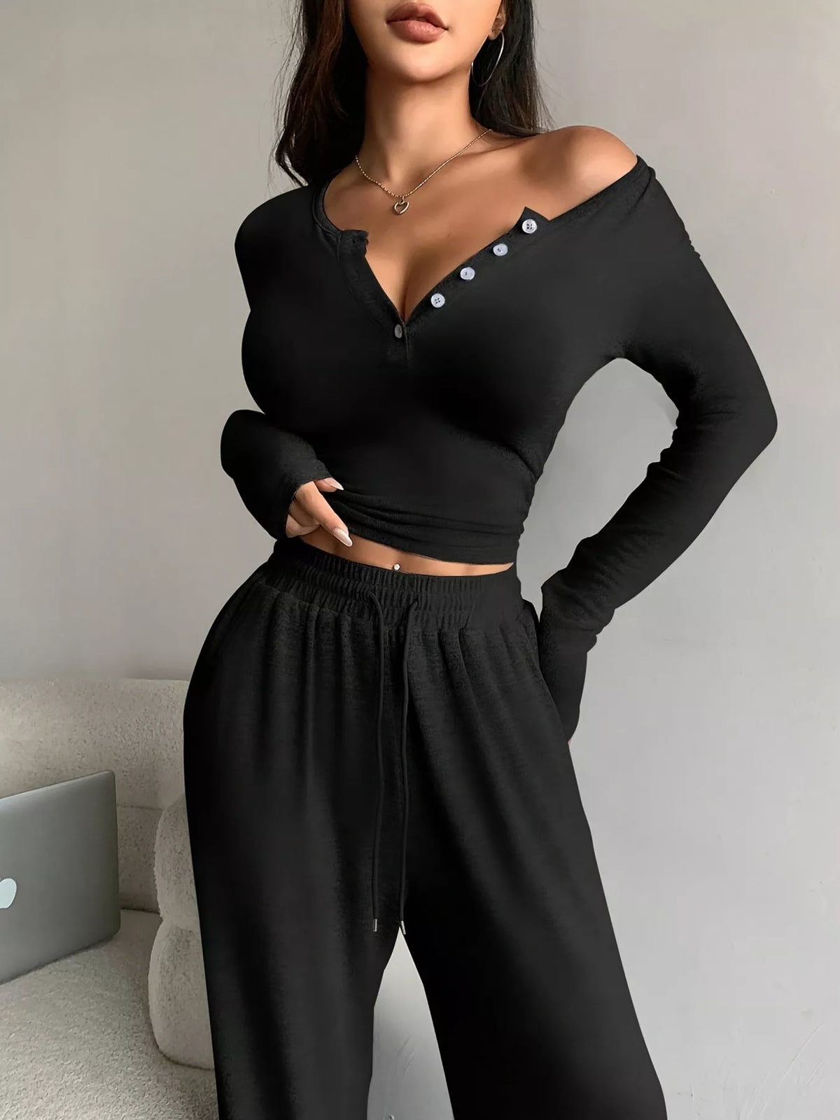 Conjunto Top com Botões Manga Comprida e Calças Wide-Leg