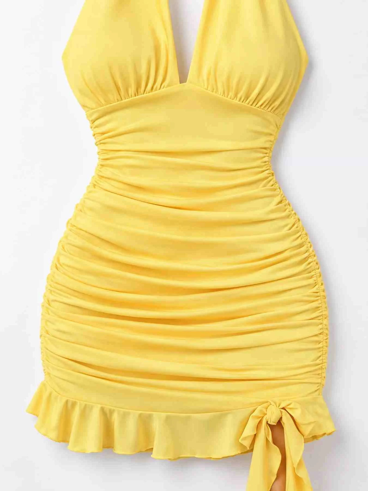 Vestido Mini Justo Franzido com Laço Atrás