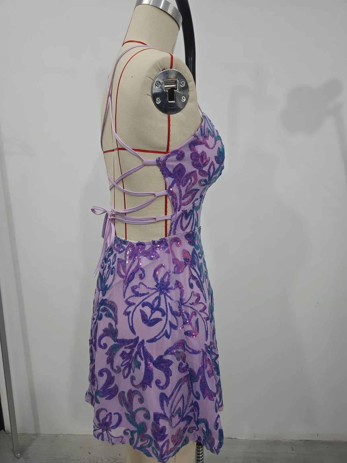 Vestido Mini com Lantejoulas