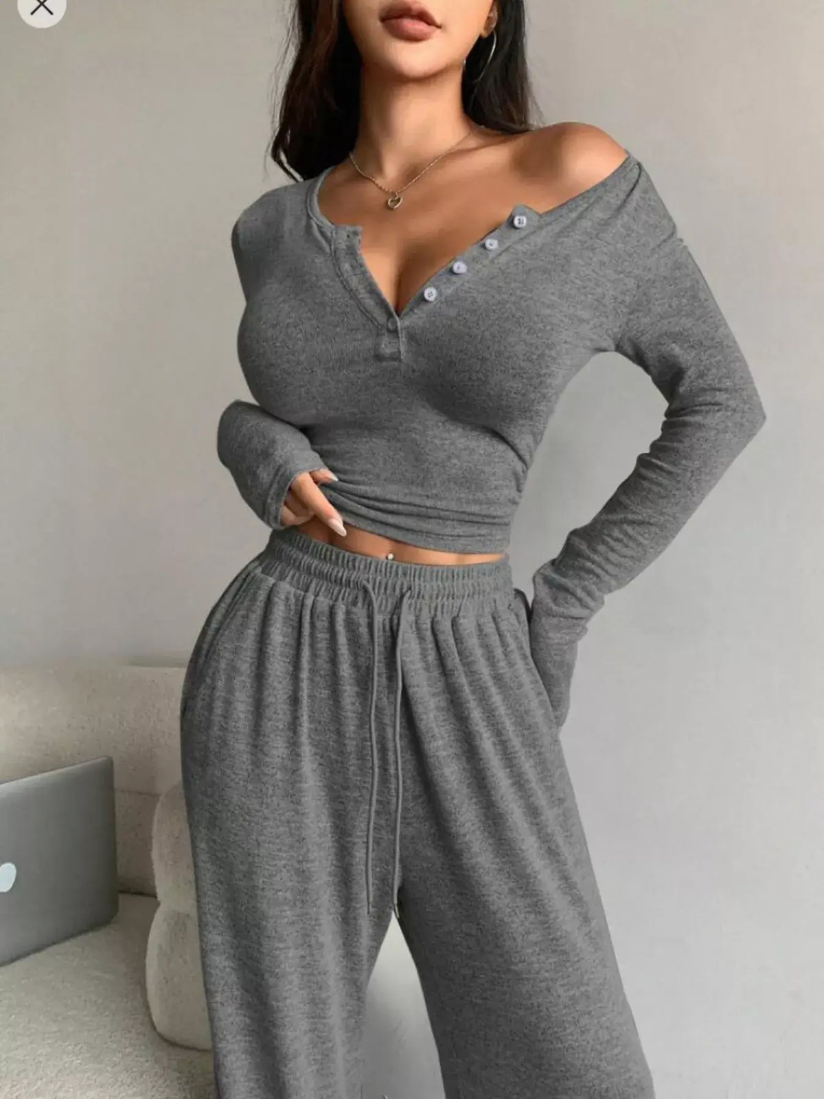 Conjunto Top com Botões Manga Comprida e Calças Wide-Leg