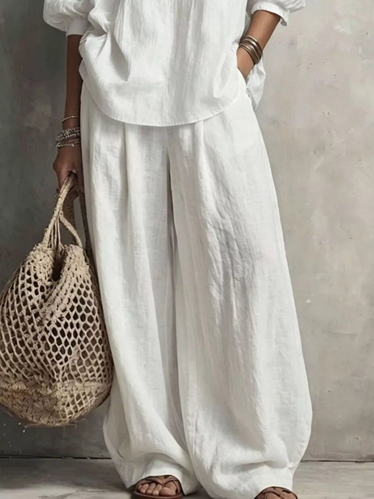 Conjunto Blusa com Gola Entalhada e Calças Wide-Leg