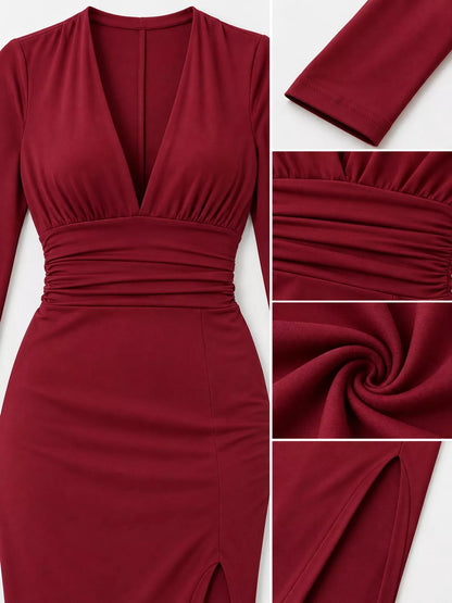 Vestido Justo Franzido com Decote em V Profundo e Fenda Alta