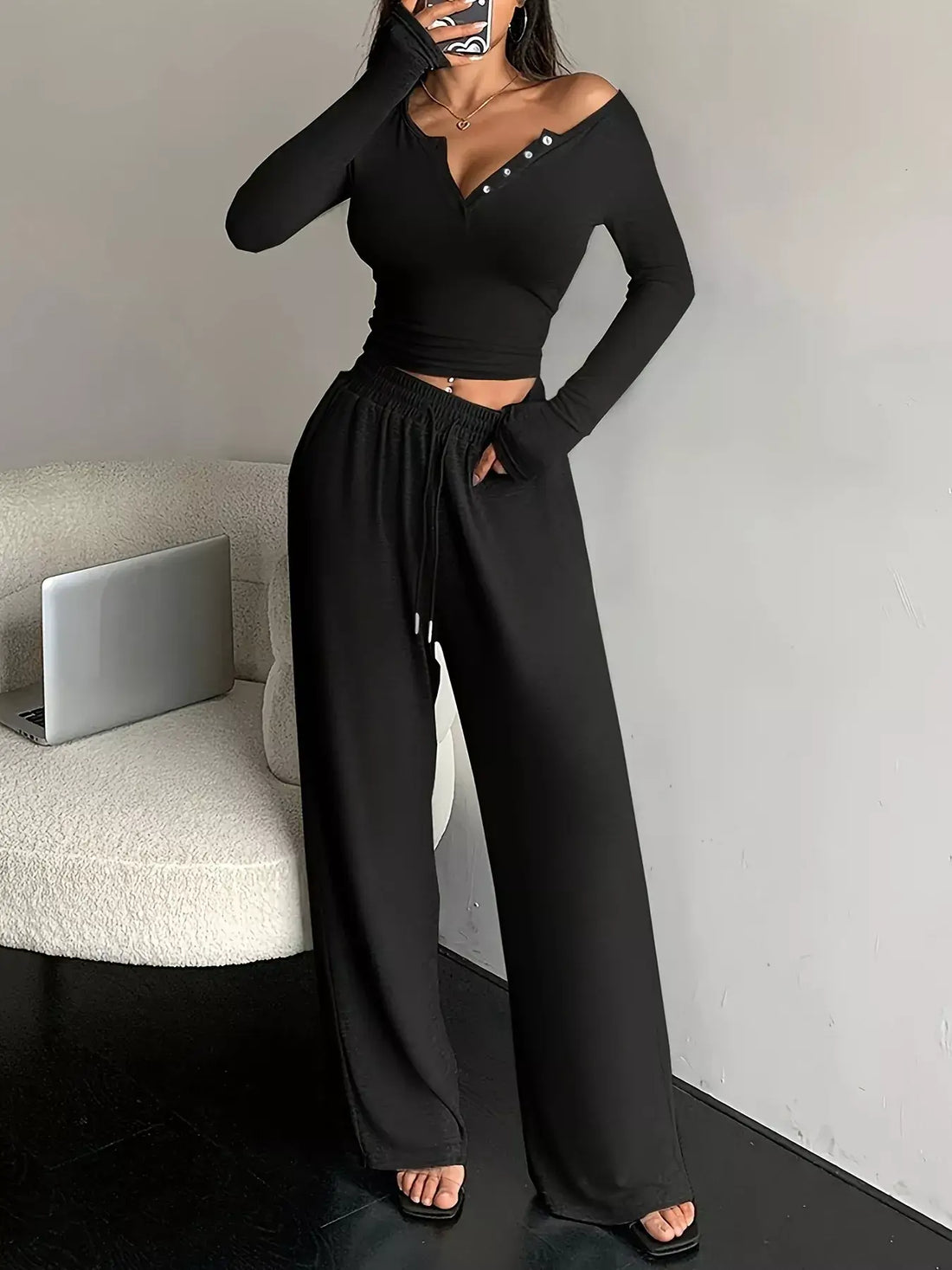 Conjunto Top com Botões Manga Comprida e Calças Wide-Leg