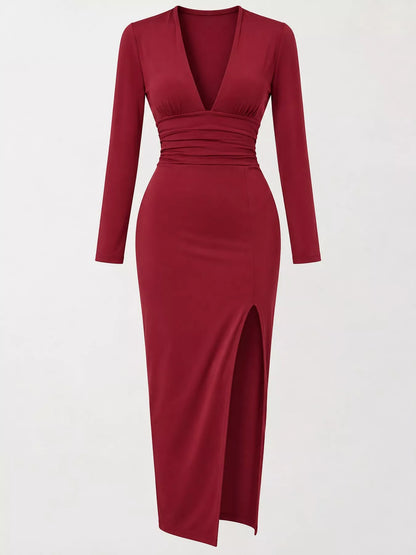 Vestido Justo Franzido com Decote em V Profundo e Fenda Alta