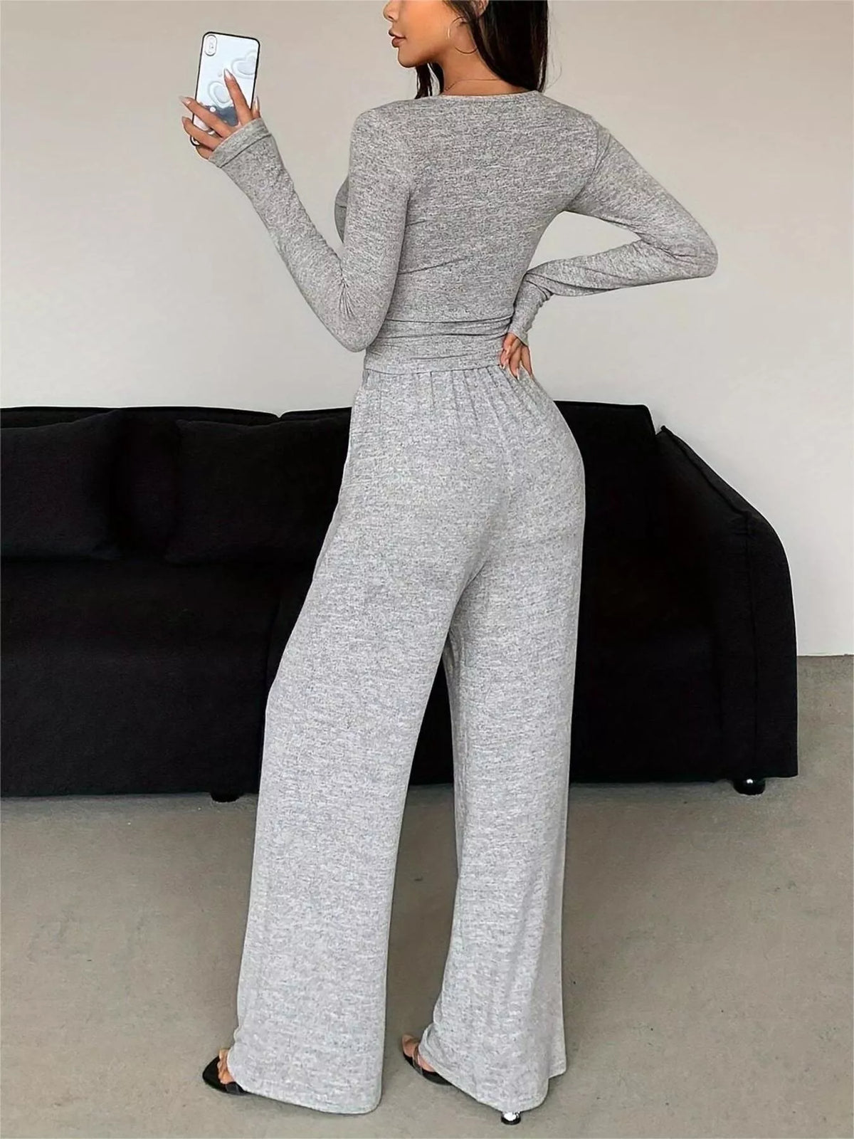 Conjunto Top com Botões Manga Comprida e Calças Wide-Leg