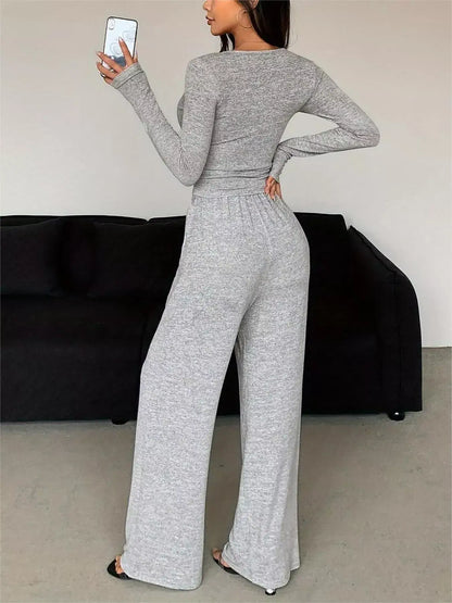 Conjunto Top com Botões Manga Comprida e Calças Wide-Leg