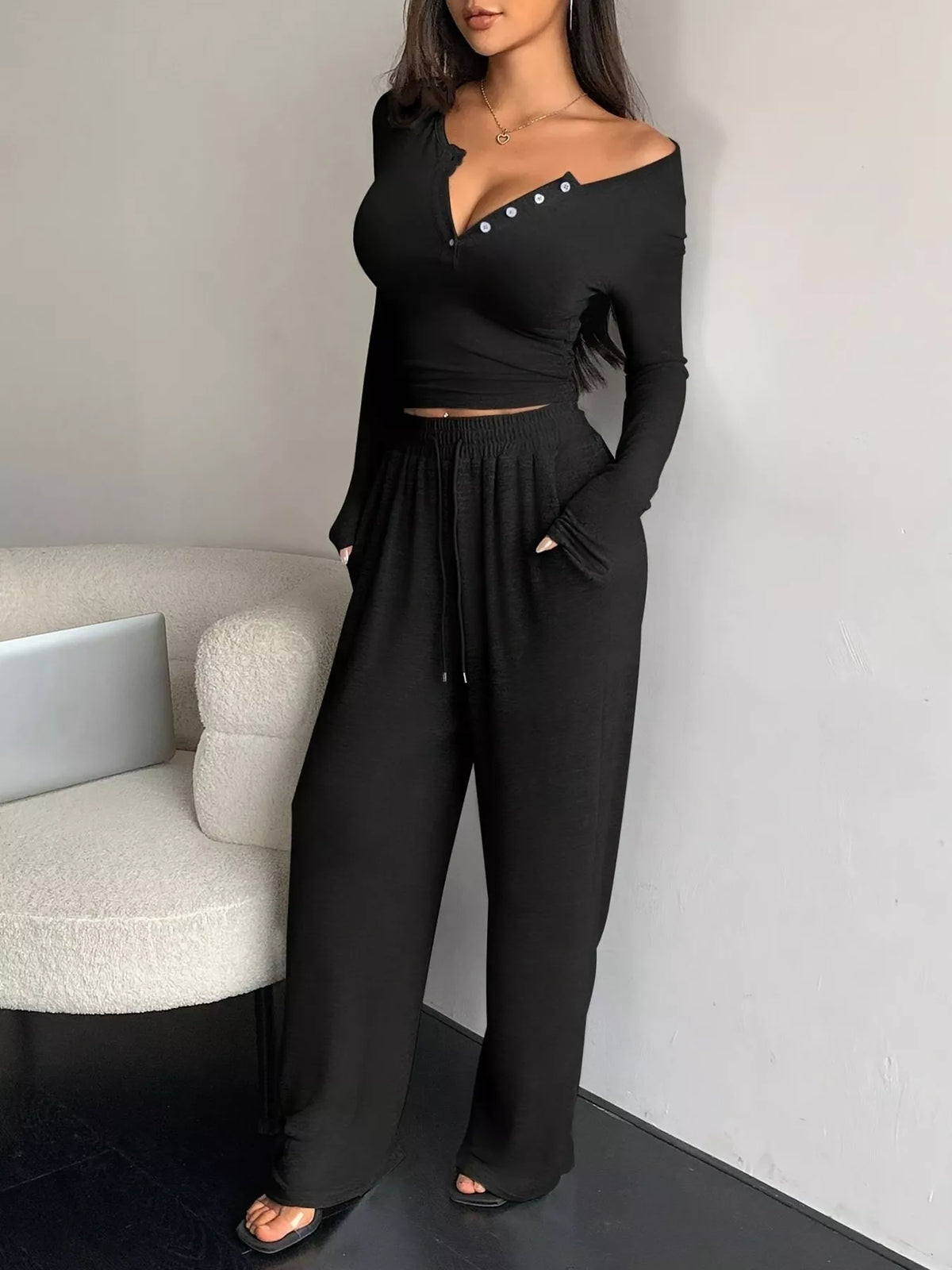 Conjunto Top com Botões Manga Comprida e Calças Wide-Leg